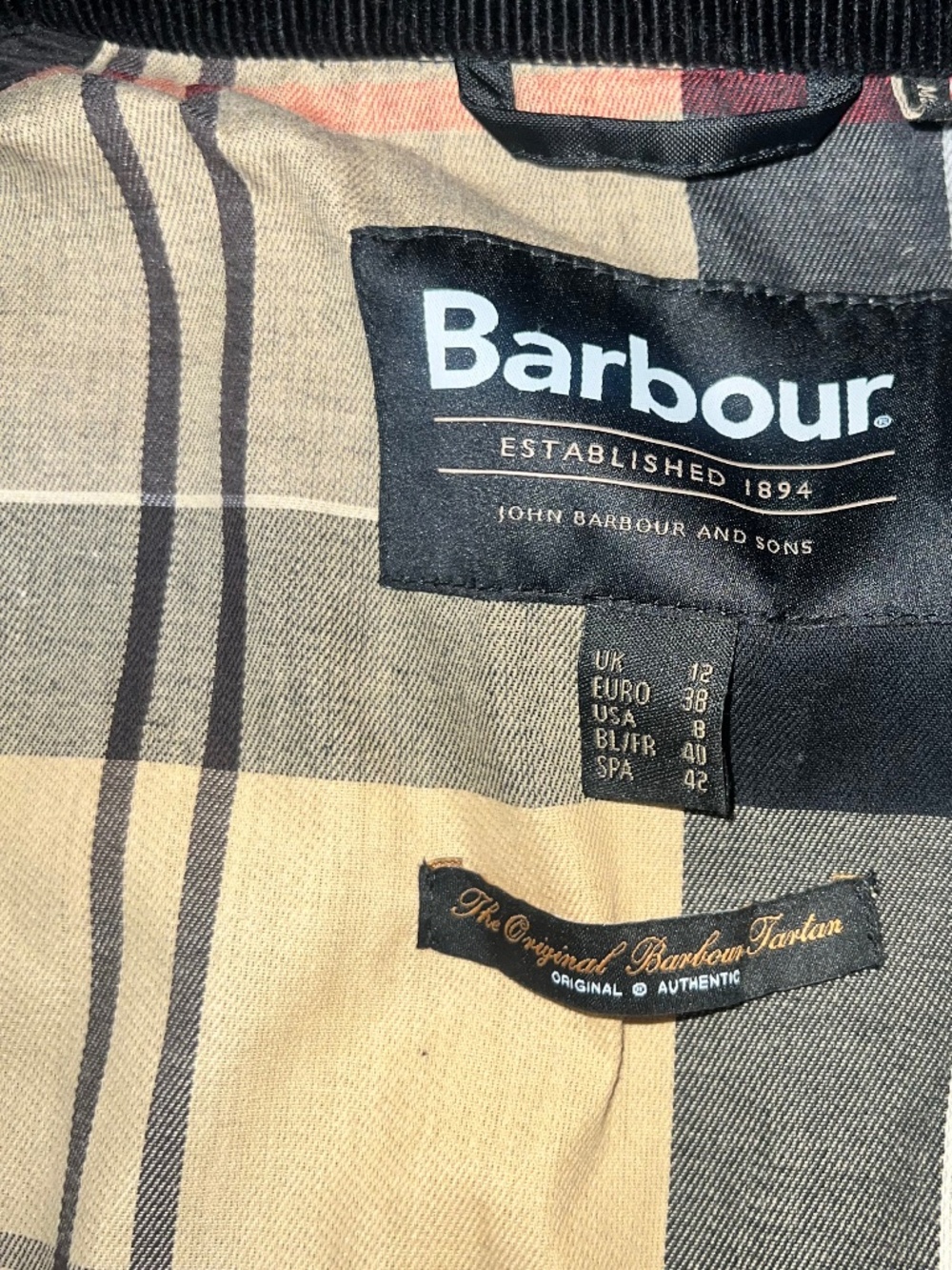 Barbour Black Hooded Wax Jacket Women’s US 8 UK 12 Tartan Lined - like new - Picture 3 of 6